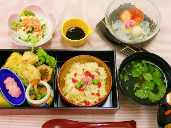 春爛漫お花見弁当.jpg