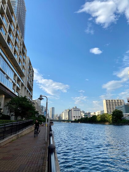 運河と青空.jpg